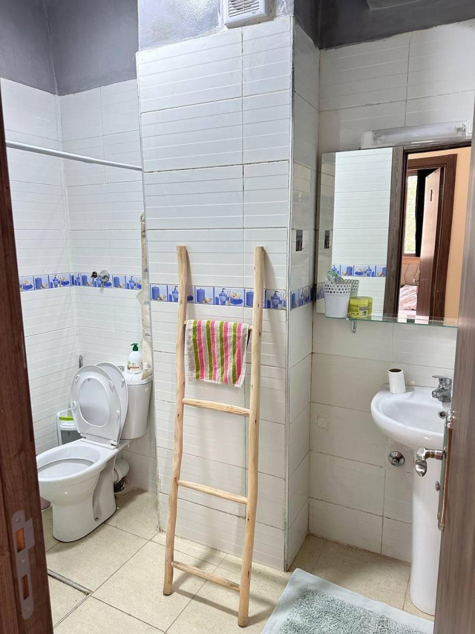 Charmante Chambre Parentale Proche A L'Aeroport Marrakesh Esterno foto